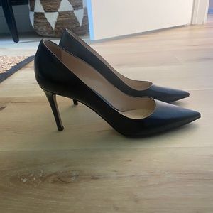Prada Saffiano Leatger Pointed Toe Pump